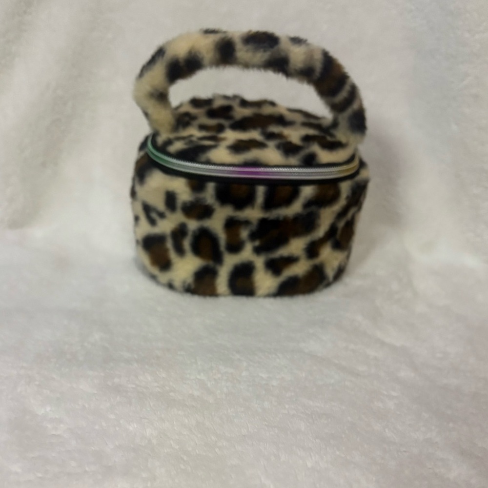 Chic Leopard Print Faux Fur Bag